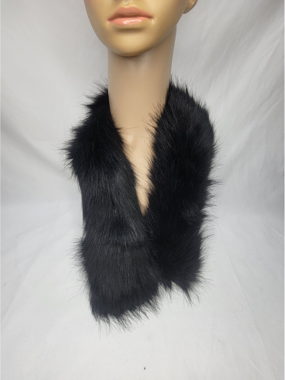 Surell Womens Faux Fur Pull Through Scarf Black One Size    **NEW**
